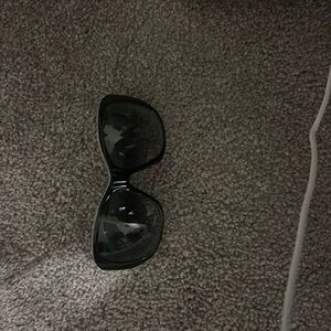 Please see pictures shades in decent condition.